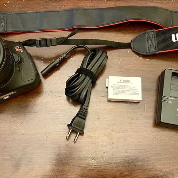 Canon EOS Rebel T3i Digital Camera - Picture 3 of 4